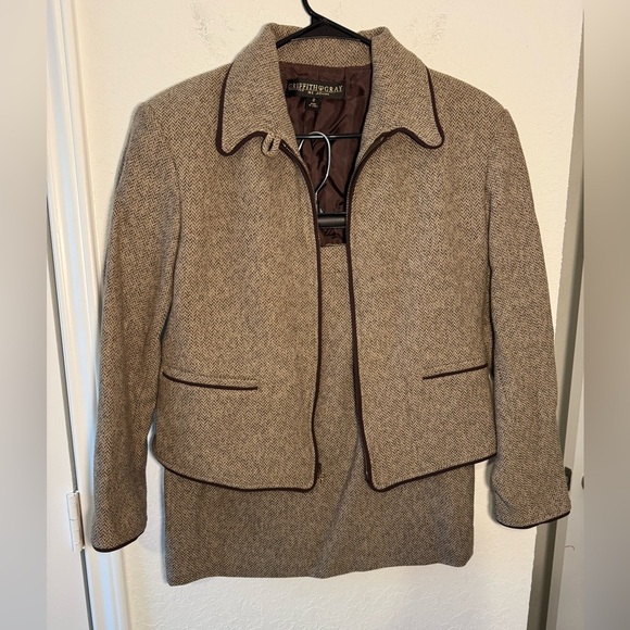 St John Griffith Gray Wool 2 Piece Skirt Suit Womens 2 Made In Italy Herringbone